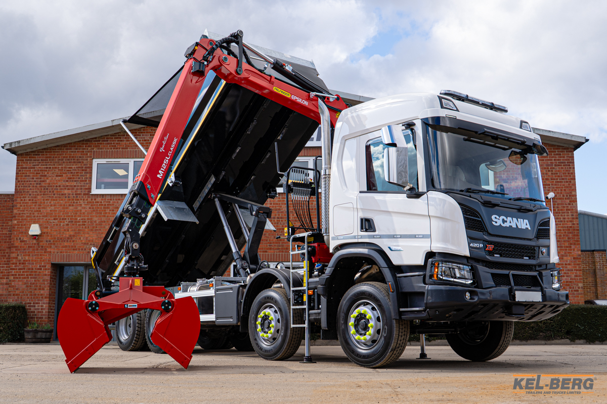 SCANIA P420 8×4 XT Kel-Berg Grab Loader