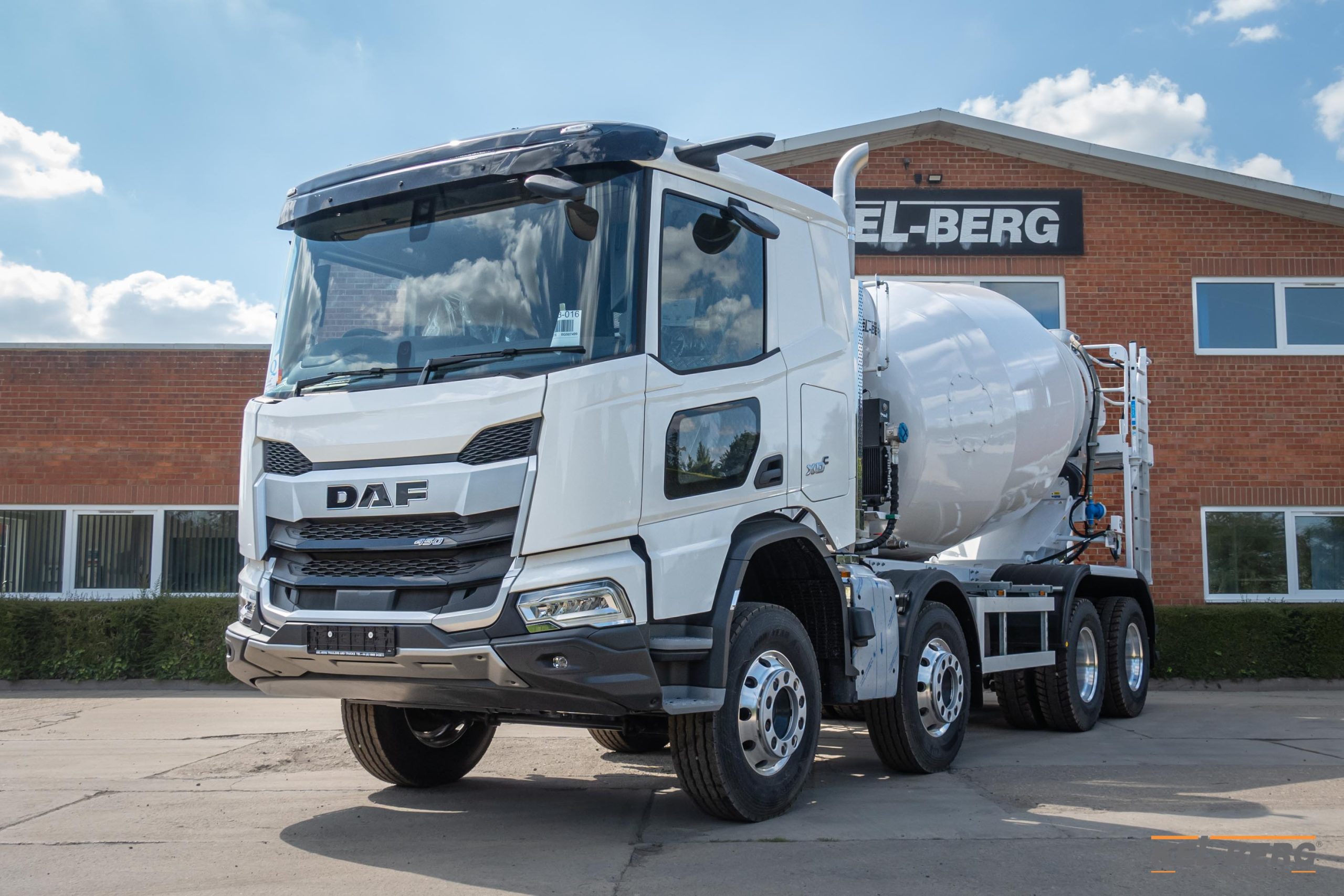 DAF XDC 450 8×4 Kel-Berg Concrete Mixer